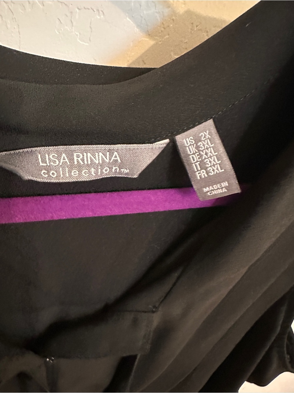 Lisa Rinna Collection Black sleeveless blouse with neck tie